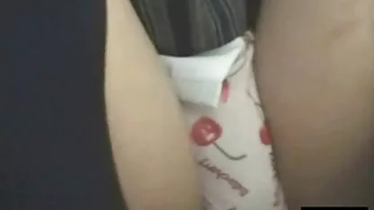 من به صورتی Mirella نشان می سایتهای فیلم سوپر دهد یک گربه closeup